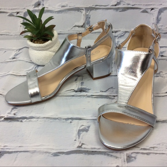 NWOB Nature Breeze Silver Sandals, Size 7.5 - Picture 2 of 7